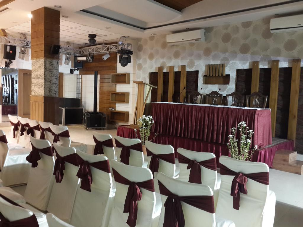 Hotel Landmark Shimla Zewnętrze zdjęcie
