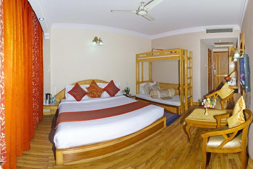 Hotel Landmark Shimla Zewnętrze zdjęcie